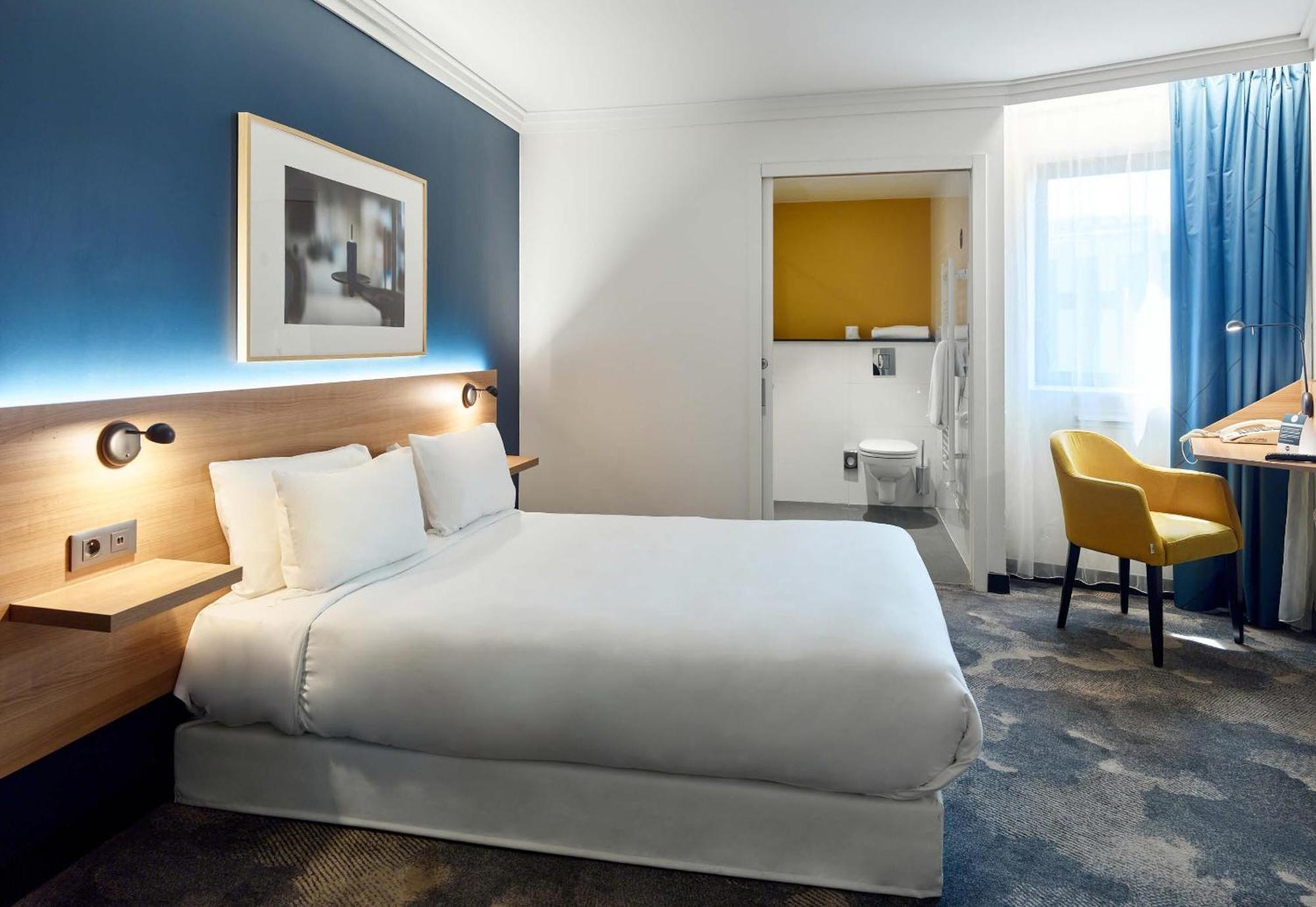 Chambre Double - Accessible aux Personnes à Mobilité Réduite
